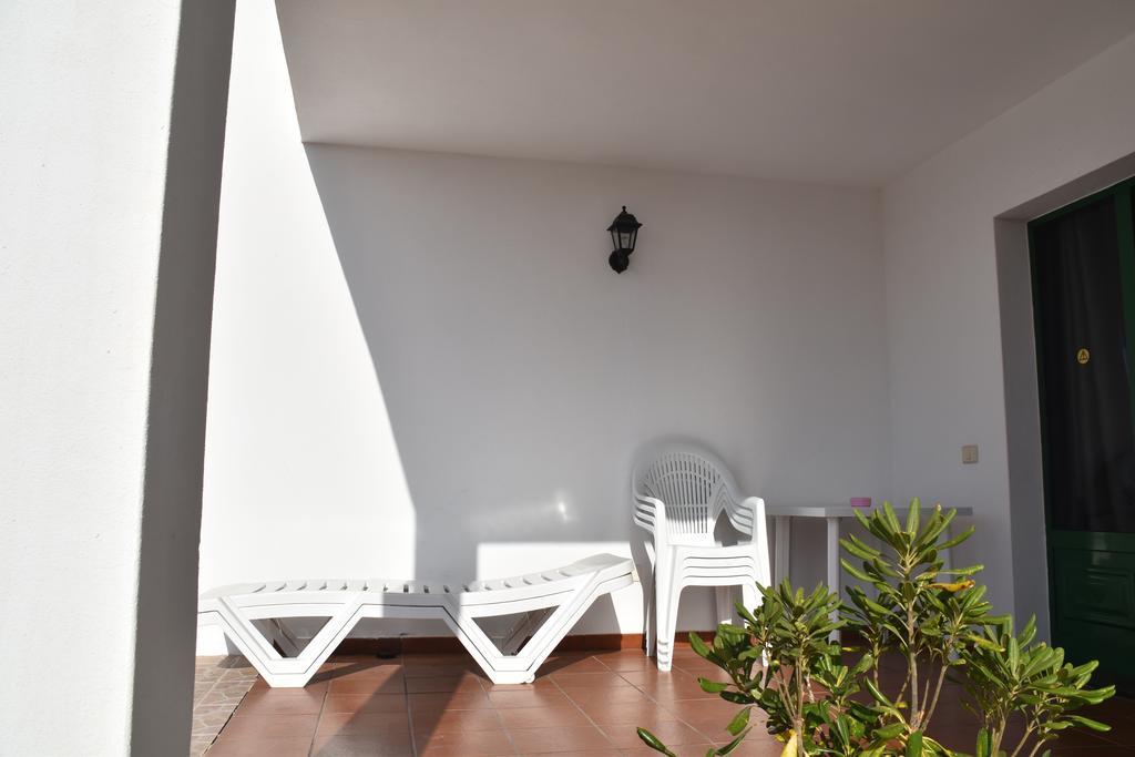 Alhambra Apartamentos Tías Extérieur photo